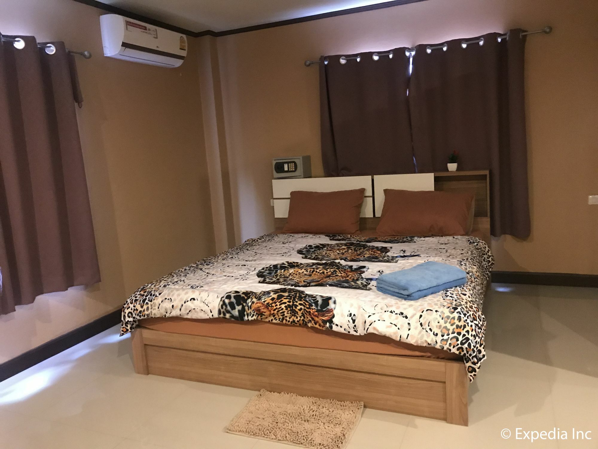 Burnout Guesthouse Pattaya Exteriér fotografie